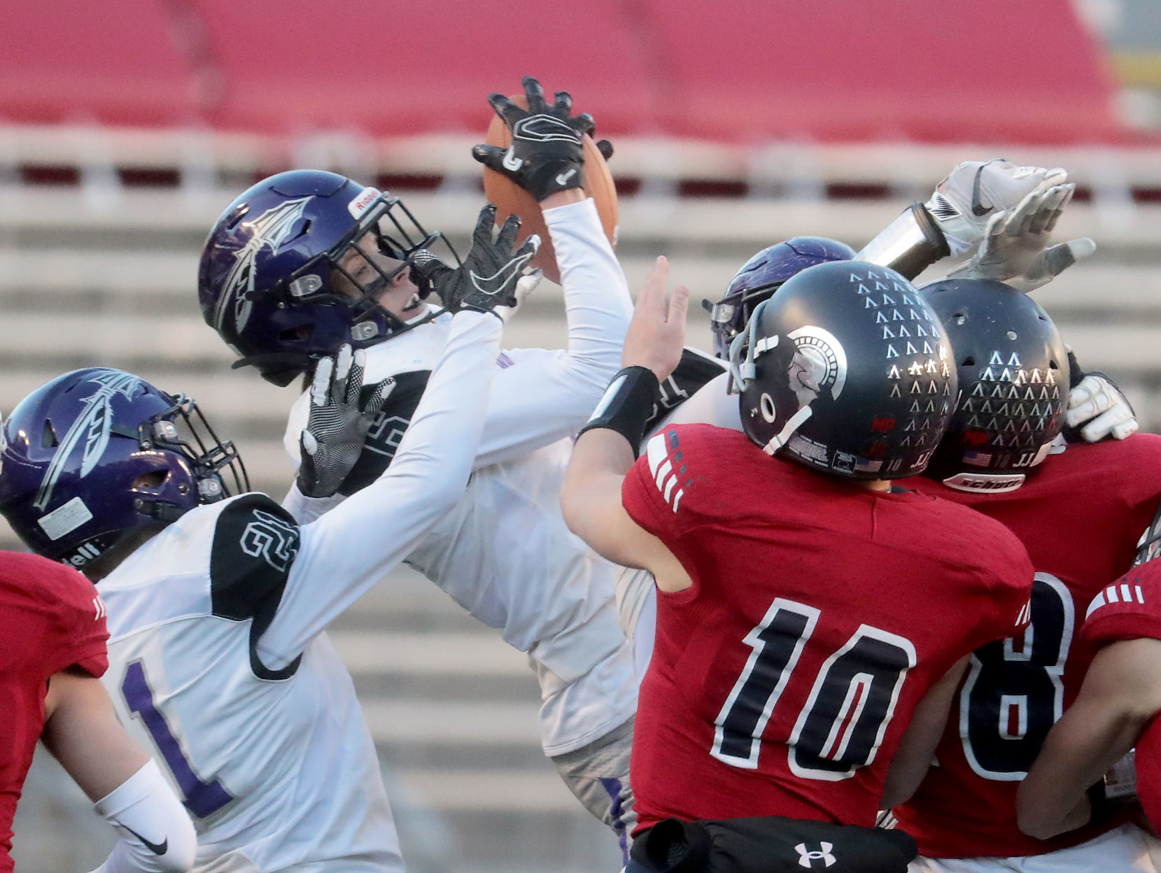 Brookfield East 31, Waunakee 30